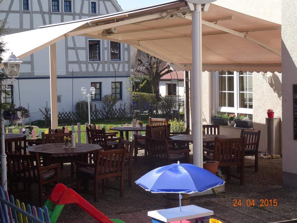 Hotel 4 Jahreszeiten Mit Restaurant Альбштадт Экстерьер фото